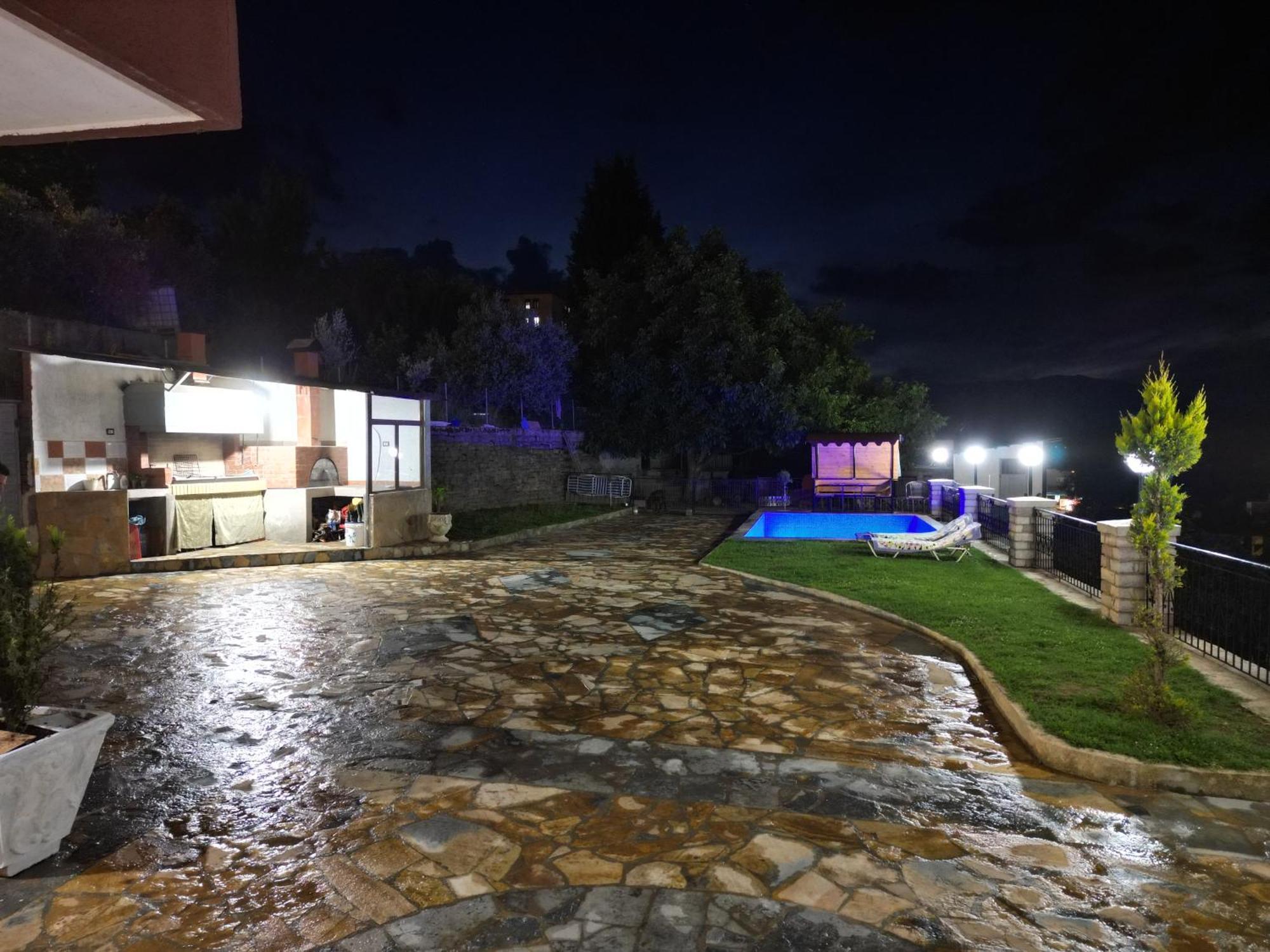 Shena Guest House Gjirokastër Екстериор снимка